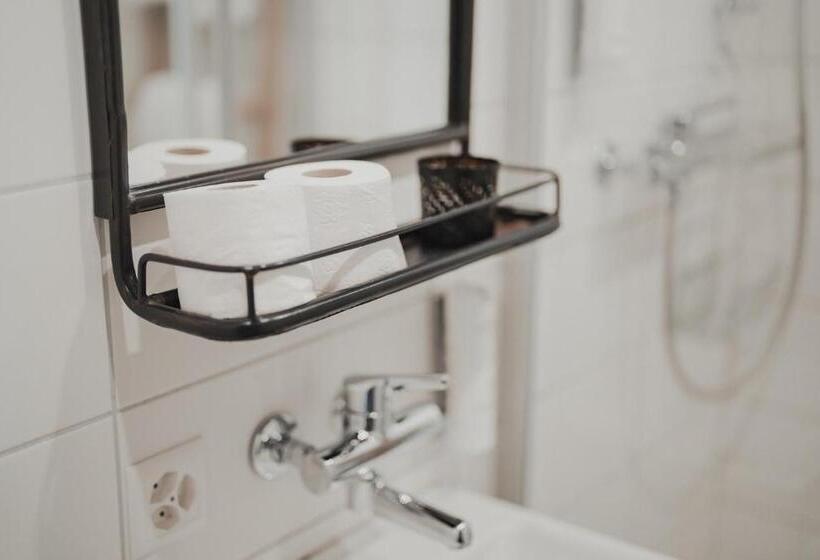 اتاق خانوادگی, No8 Boutique Hotel   Self Check In