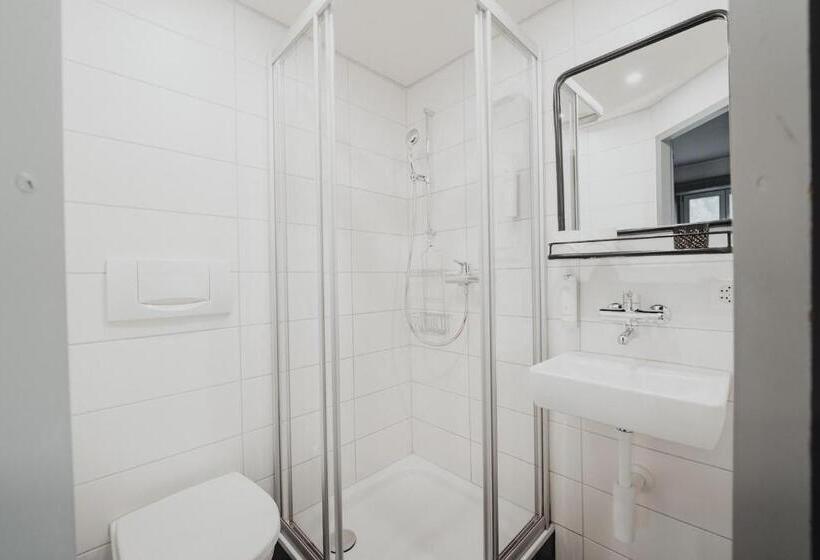 اتاق استاندارد چهار تخته, No8 Boutique Hotel   Self Check In