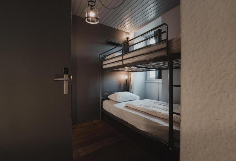 اتاق استاندارد چهار تخته, No8 Boutique Hotel   Self Check In