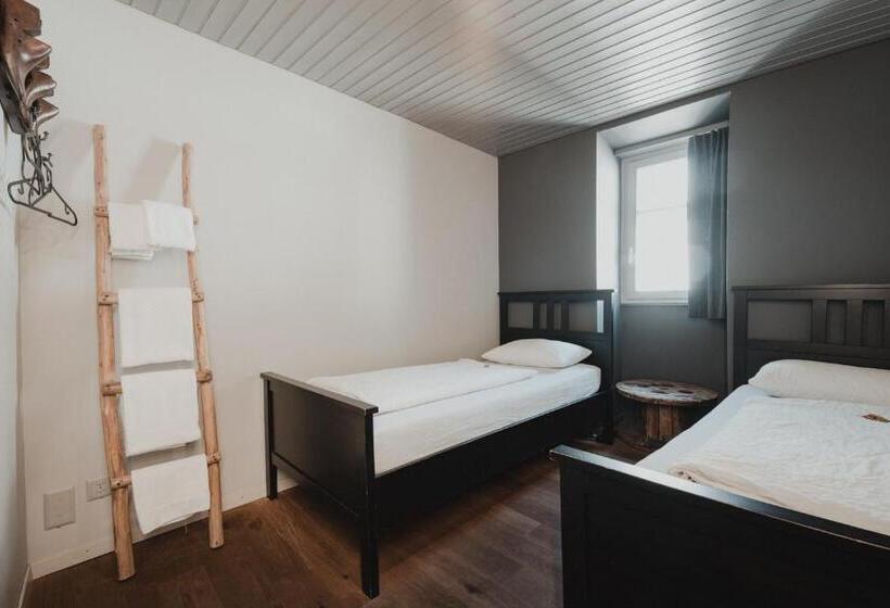 اتاق استاندارد چهار تخته, No8 Boutique Hotel   Self Check In