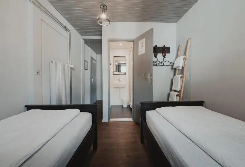 اتاق استاندارد چهار تخته, No8 Boutique Hotel   Self Check In