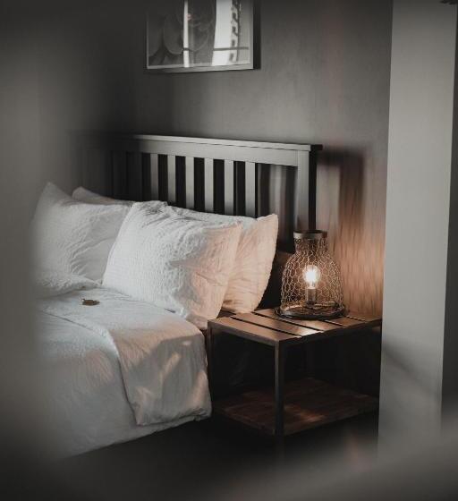 اتاق خانوادگی, No8 Boutique Hotel   Self Check In