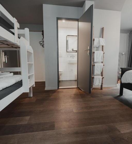 اتاق خانوادگی, No8 Boutique Hotel   Self Check In