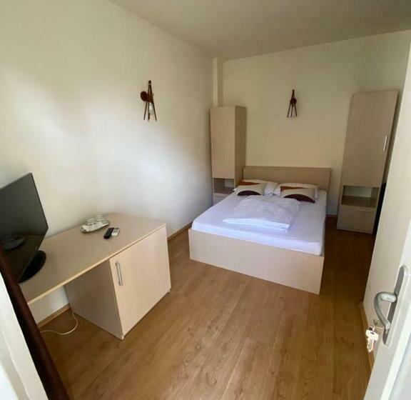 חדר דחוקס עם מיטת קינג, Pensiunea Drobeta