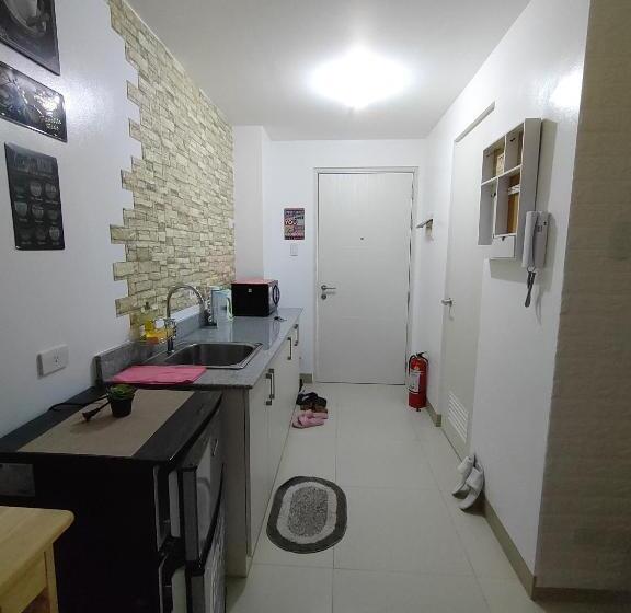 آپارتمان 1 خوابه با تراس, R&a Staycation At Wind Residence