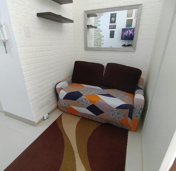 آپارتمان 1 خوابه با تراس, R&a Staycation At Wind Residence