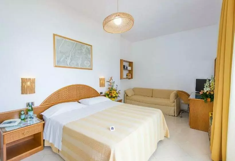 スタンダードトリプルルーム, Ecoresort Le Sirene Caroli Hotels