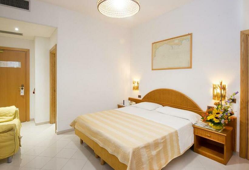 Номер Стандарт Трехместный, Ecoresort Le Sirene   Caroli Hotels