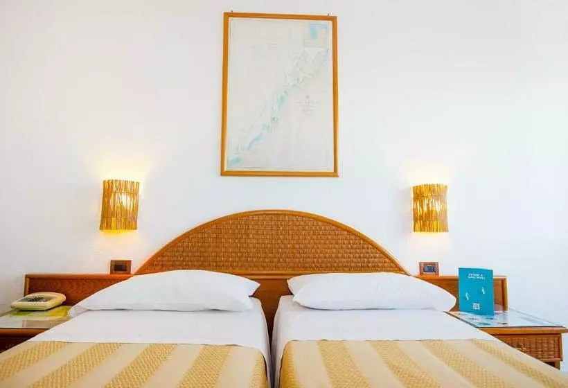 スタンダード4人部屋, Ecoresort Le Sirene Caroli Hotels