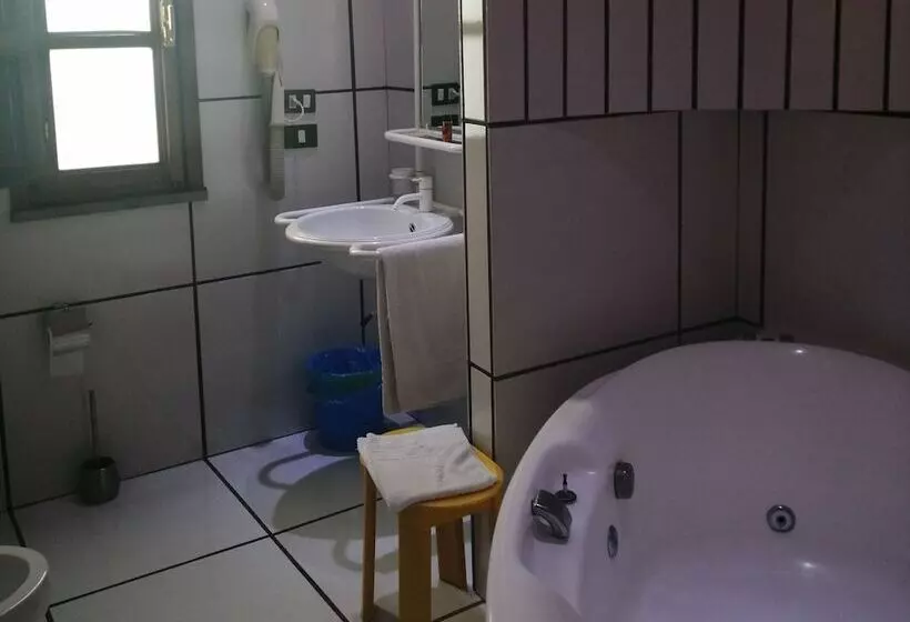 スーペリアールーム, Locanda Di Alia   B&b