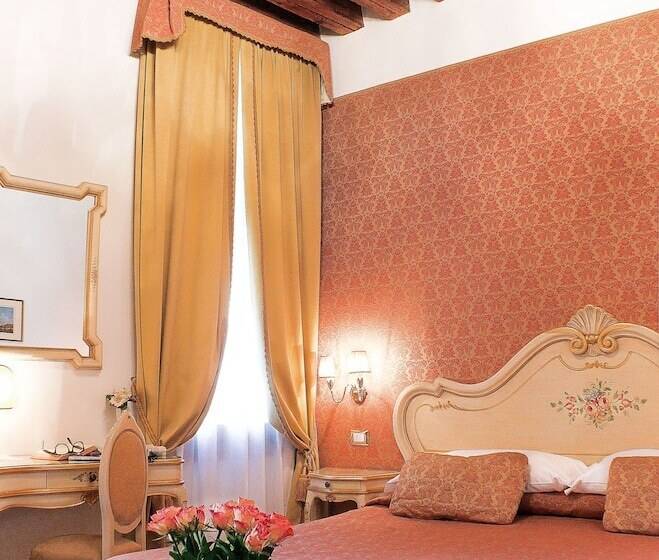 Superior Room with Terrace, Apostoli Palace