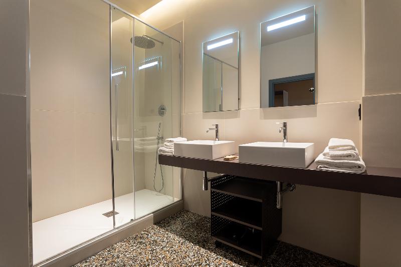 חדר משפחתי, Condominio Monti Boutique