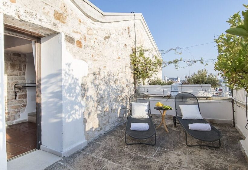 四人标准间, Corte Altavilla