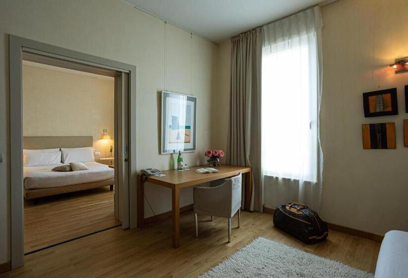 סוויטת ג'וניור, Cosmo Hotel Palace