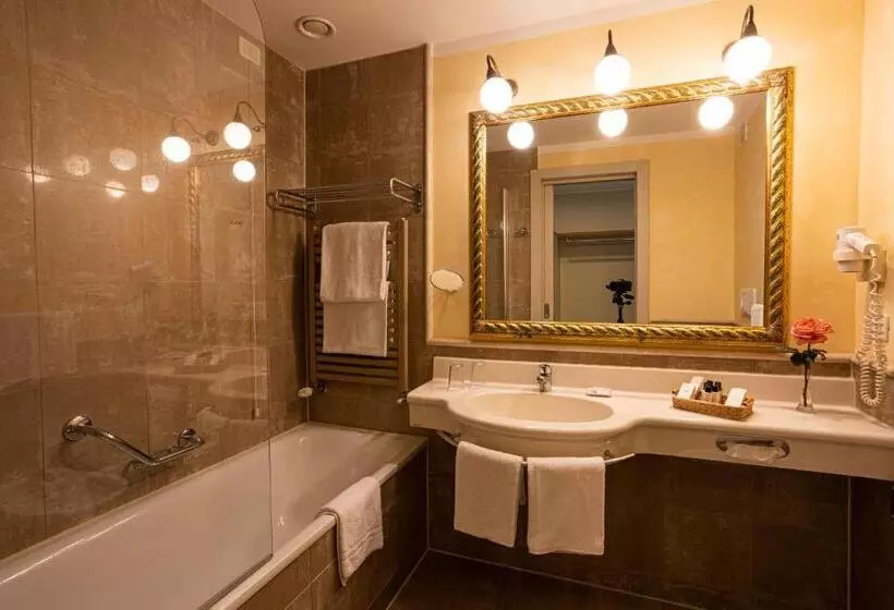اتاق راحتی یک تخته, Cosmo Hotel Palace