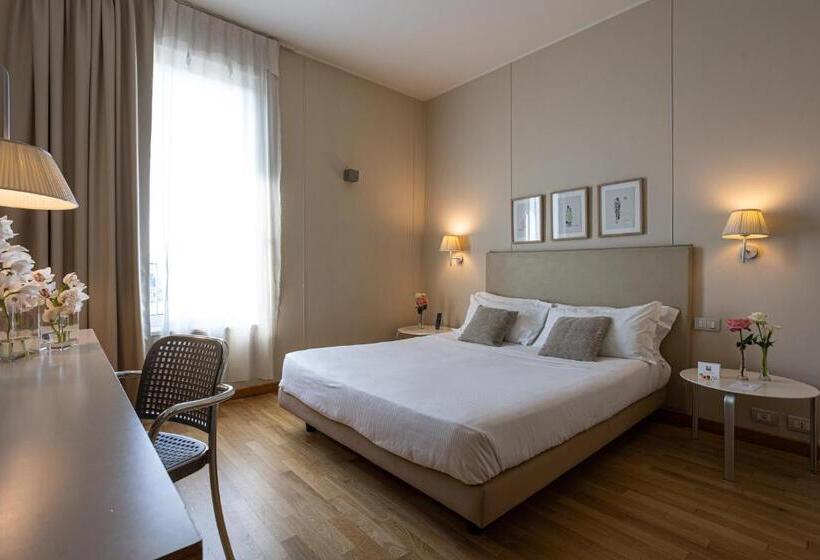 חדר סטנדרט לשלושה, Cosmo Hotel Palace