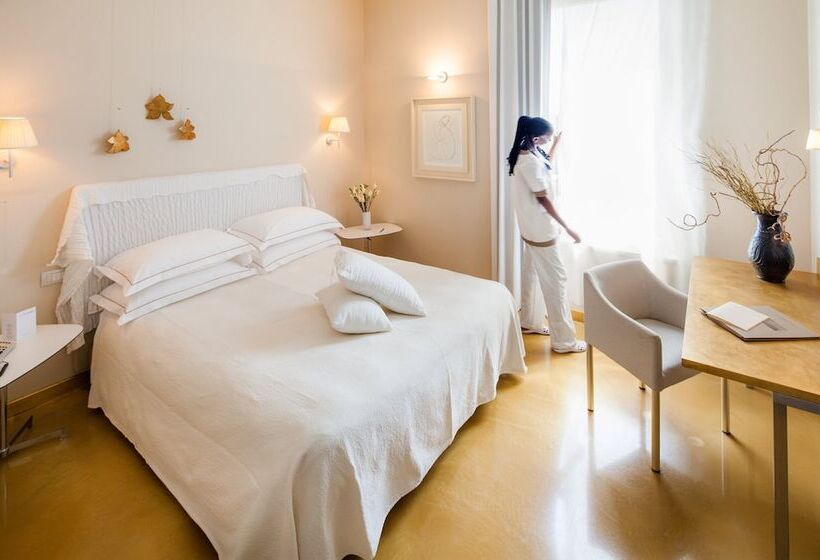 סוויטת ג'וניור, Cosmo Hotel Palace