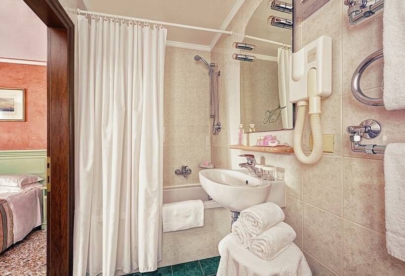 اتاق استاندارد سه نفره, Firenze