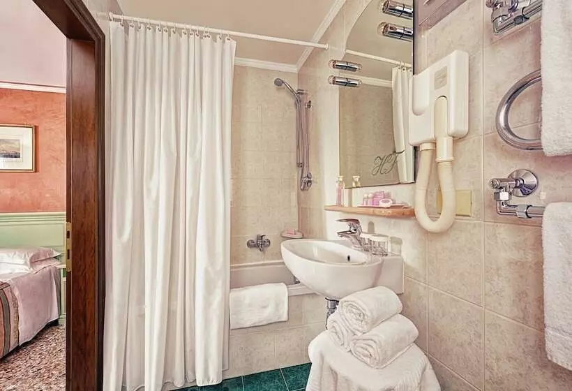 اتاق استاندارد سه نفره, Firenze