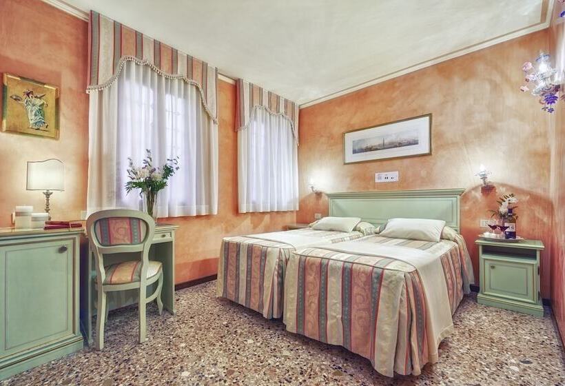 اتاق استاندارد سه نفره, Firenze