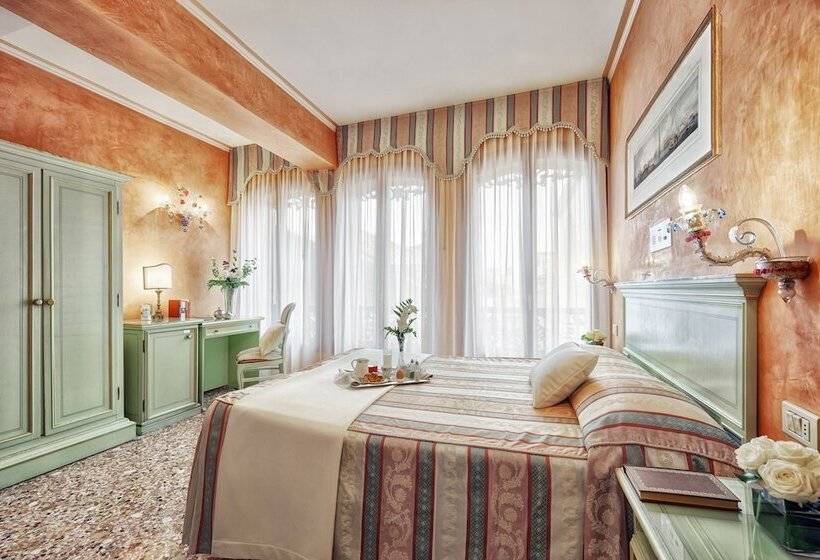 اتاق استاندارد سه نفره, Firenze