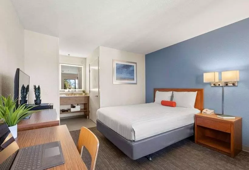 اتاق لوکس, Good Nite Inn Camarillo