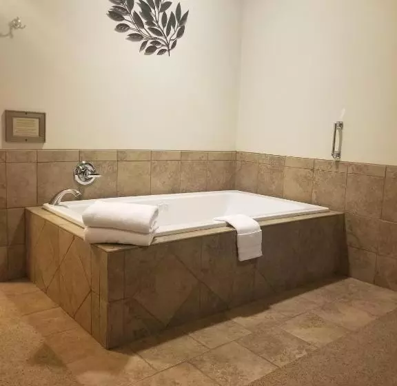 キングサイズベッドのスタンダードルーム, Grand View Inn & Suites