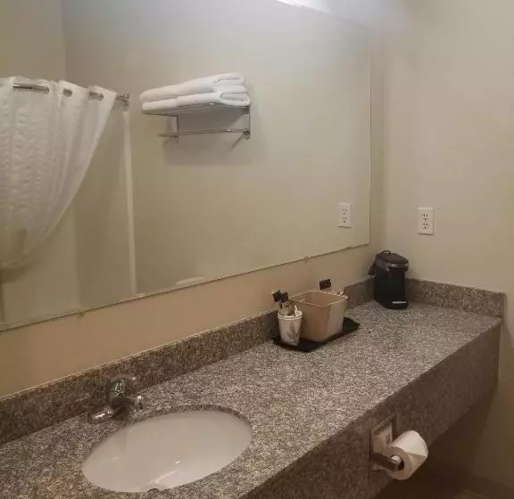 キングサイズベッドのスタンダードルーム, Grand View Inn & Suites