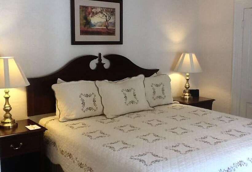 جناح جونيور, Green Park Inn