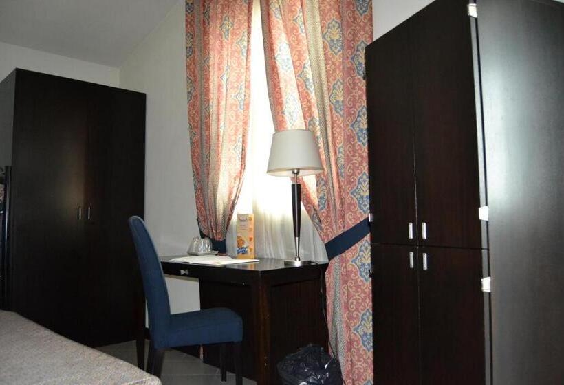 חדר סטנדרט לשלושה, I  Fiorino