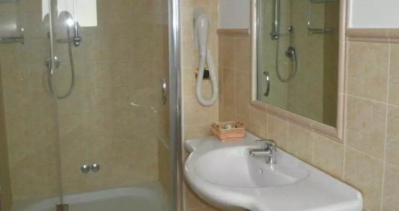 Standard-huone, Il Corsaro