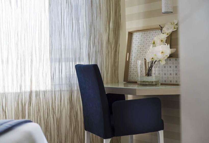 エコノミールーム, Nautico