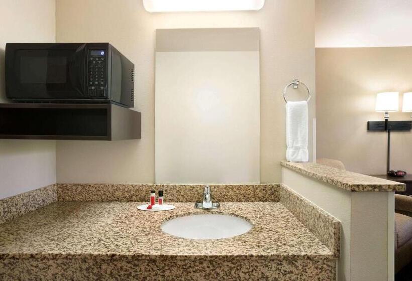 スタンダードルーム, Travelodge By Wyndham Brunswick Near Fredrick