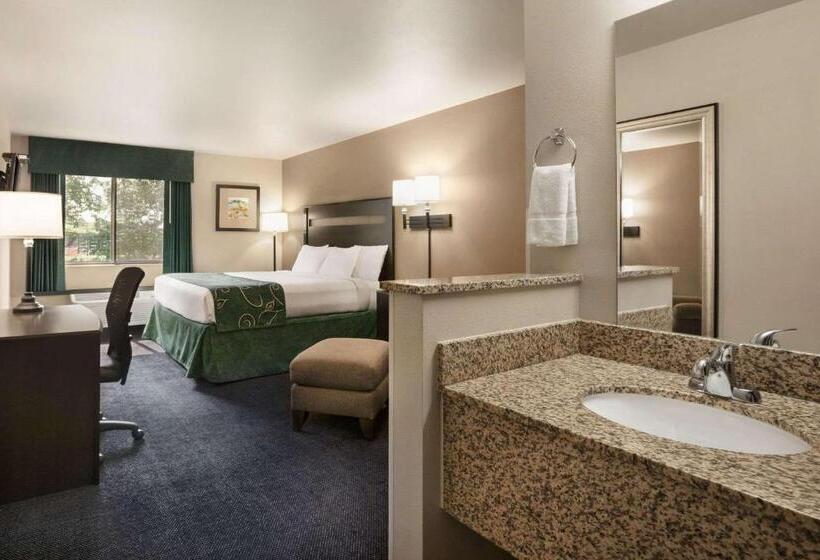 キングサイズベッドのスタンダードルーム, Travelodge By Wyndham Brunswick Near Fredrick