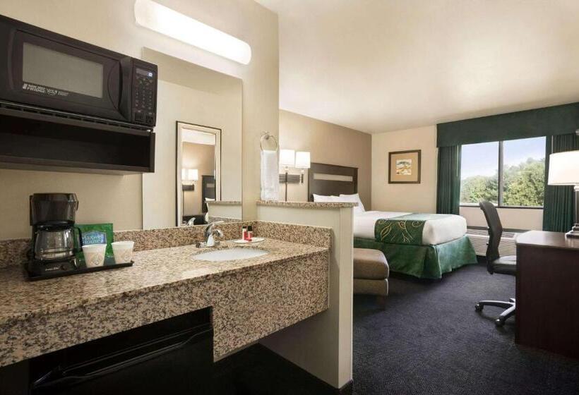 キングサイズベッドのスタンダードルーム, Travelodge By Wyndham Brunswick Near Fredrick