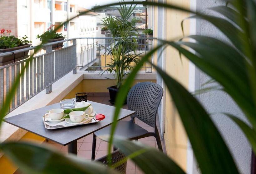 バルコニー付きスタンダードルーム, Villa Venezia