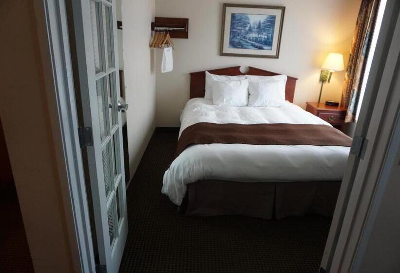 جناح غرفتين نوم, River Hills Hotel  Mankato