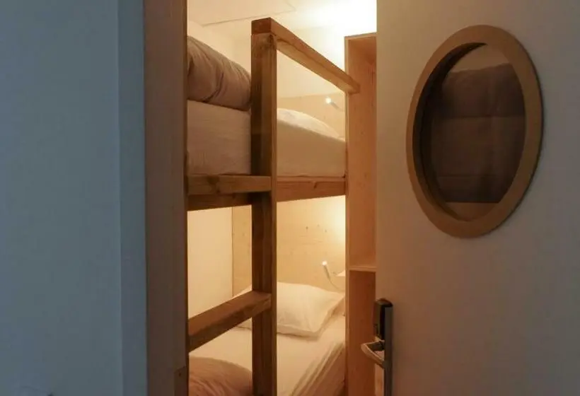 اتاق خانوادگی, Bodygo Hostel