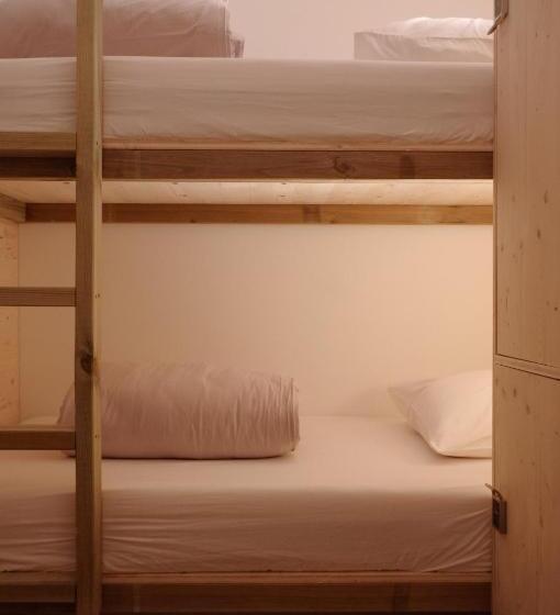 キャビン, Bodygo Hostel