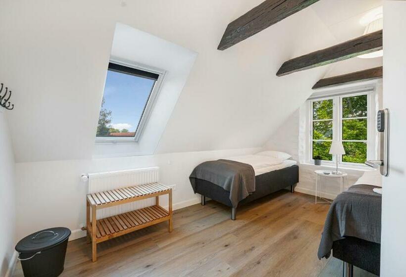 غرفة قياسية مطلّة علي الحديقة, Kragsbjerggaard