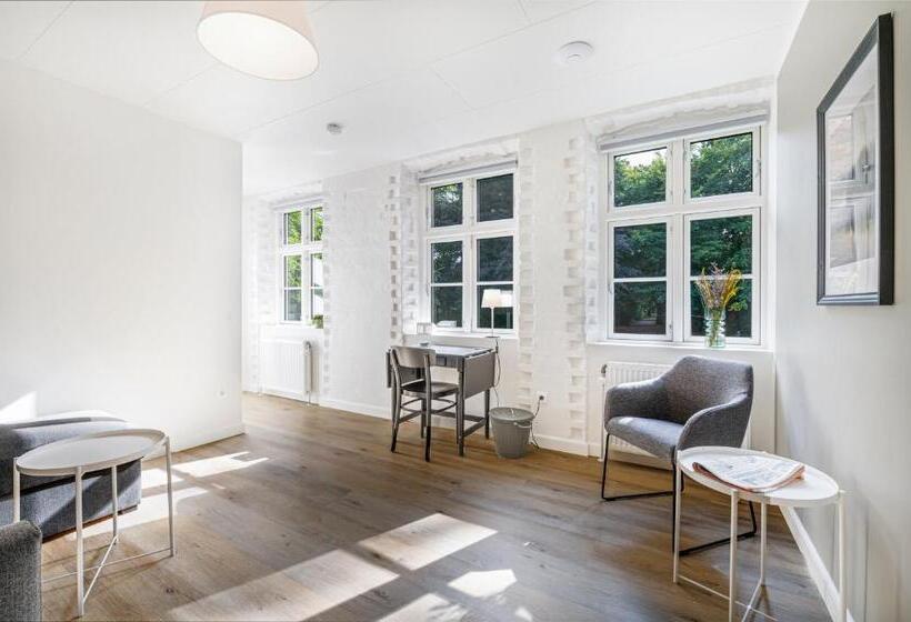 جناح جونيور, Kragsbjerggaard