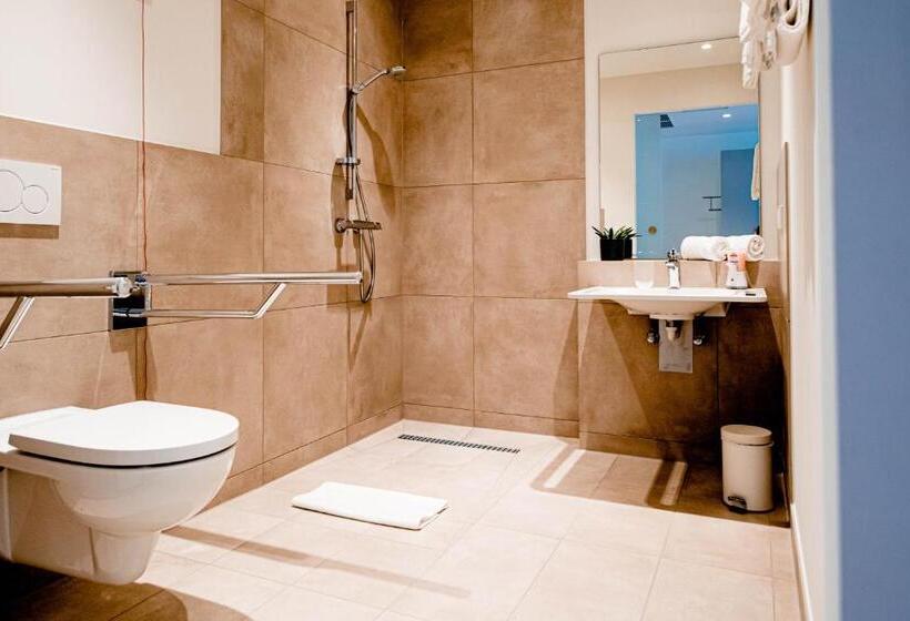 غرفة قياسية لذوى الاحتياجات الخاصة, Zeitlos Boutique