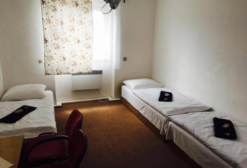 Номер Стандарт Трехместный, Chata Kosodrevina   Turistická Ubytovňa