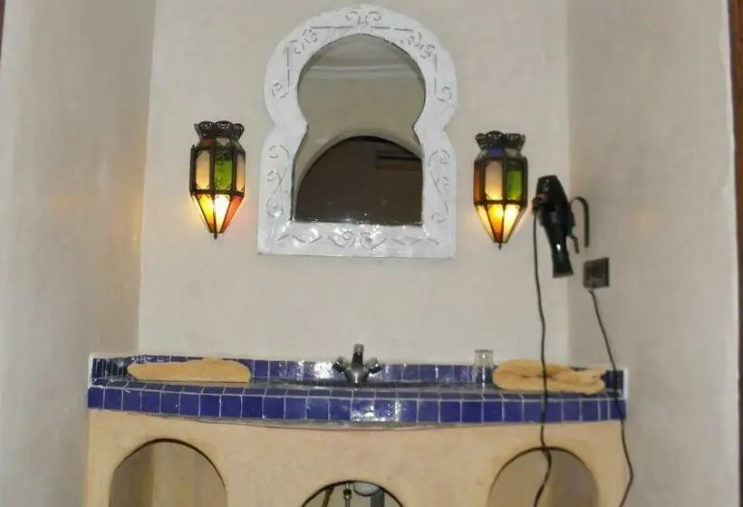 اتاق لوکس, Dune House