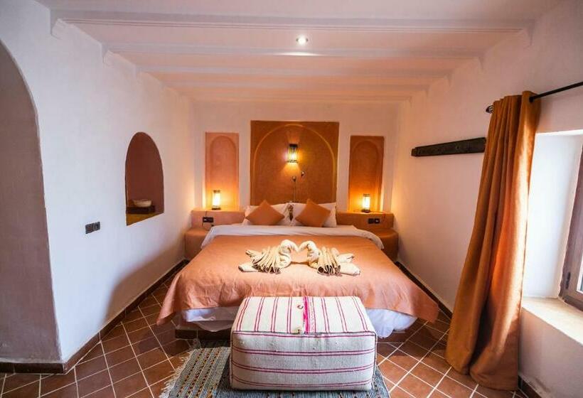 اتاق لوکس, Dune House