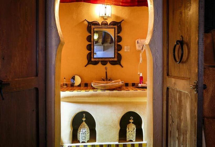 اتاق لوکس, Dune House