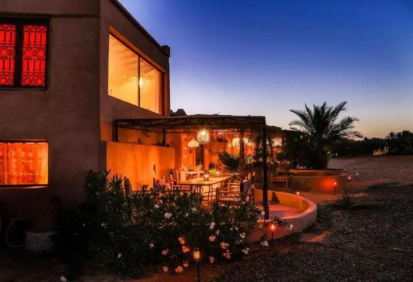 سوییت با چشم‌انداز کوه, Dune House