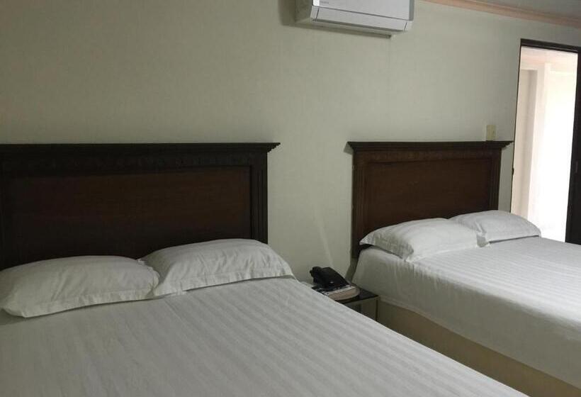 スタンダードルーム, Lleras