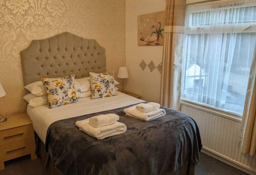 スタンダードルーム, The Paddocks