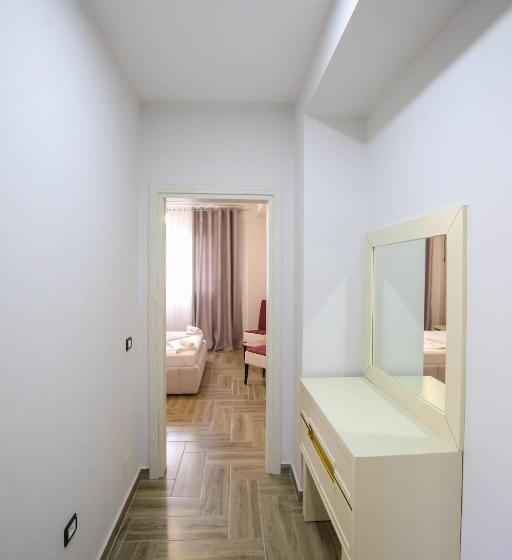 חדר משפחתי, Vila Stefa